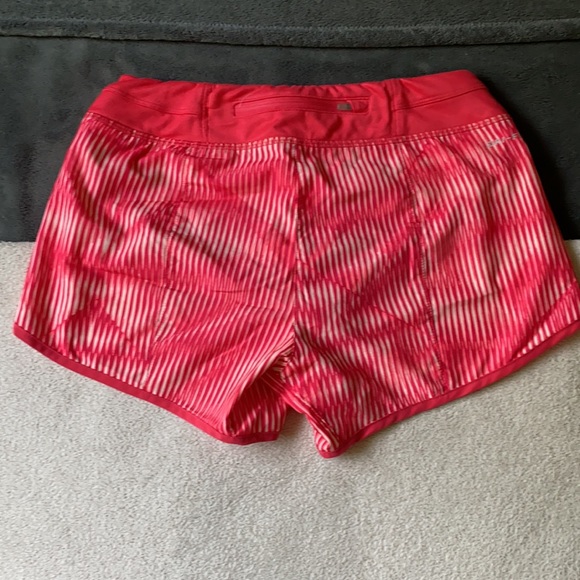 Pink Nike DRI-FIT shorts. Size M in girls. - Picture 2 of 4